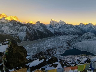 Everest Gokyo lake Trek
