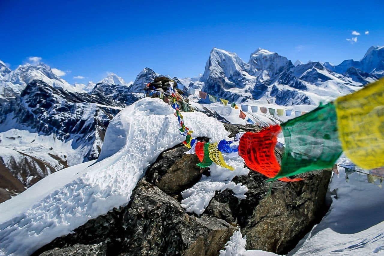 Everest chola pass trek